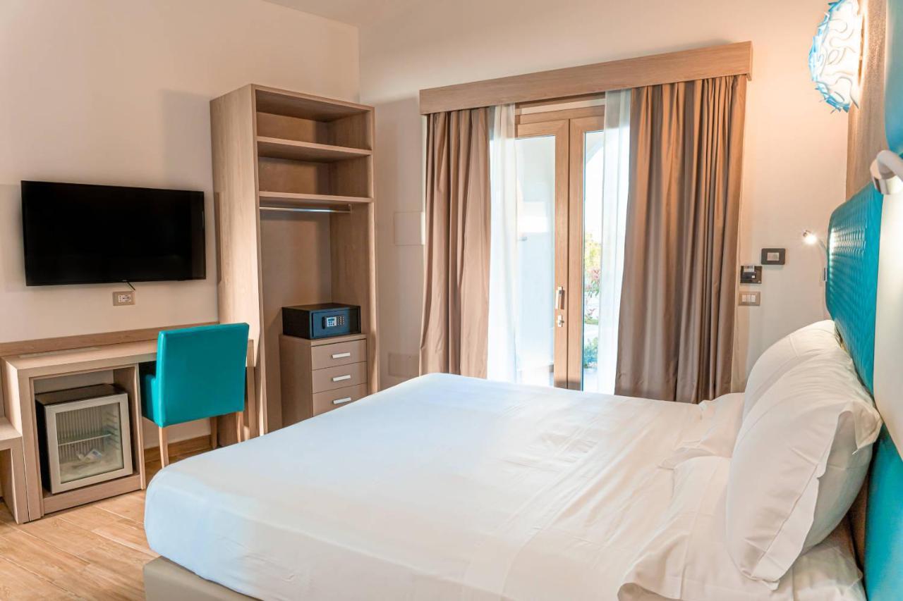 Aqua Sardinia Boutique Hotel 3*